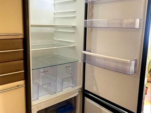 квартира за адресою Володимира Івасюка просп. (Героїв Сталінграду), 6