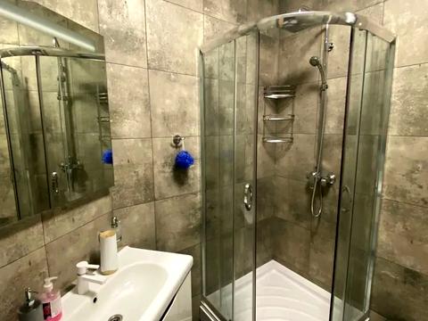 комерційна за адресою Саксаганського вул., 68/21