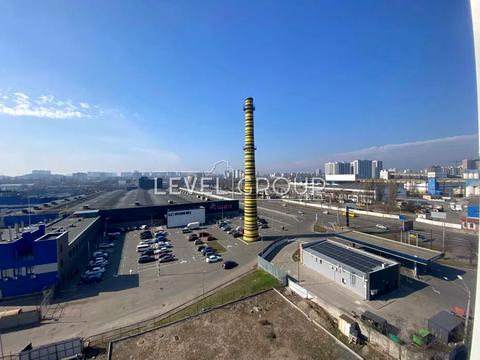 комерційна за адресою Лугова вул., 13ж