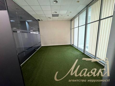 комерційна за адресою Фізкультури вул., 30в