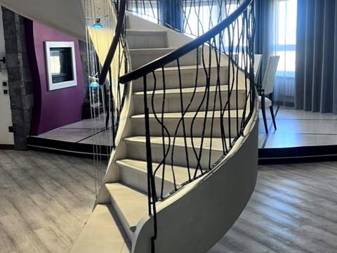 квартира за адресою Анни Ахматової вул., 13-Г