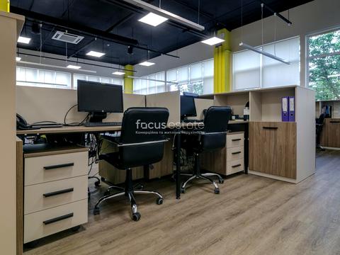 комерційна за адресою Борщагівська вул., 154