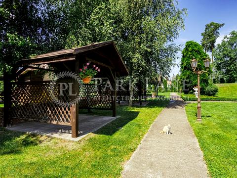 коммерческая по адресу київська, 1