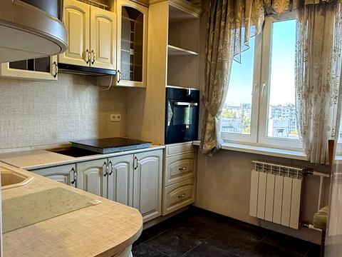квартира за адресою Академіка Глушкова просп., 15