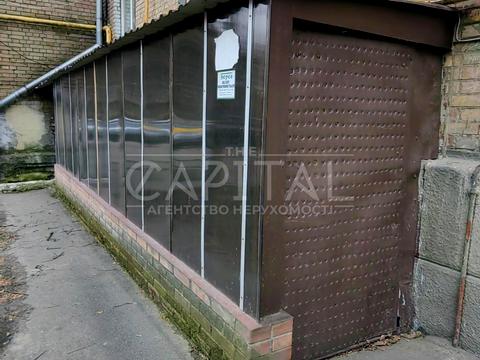 комерційна за адресою Князів Острозьких вул. (Московська), 39