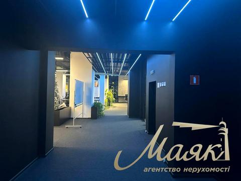 коммерческая по адресу Антоновича ул. (Горького), 74