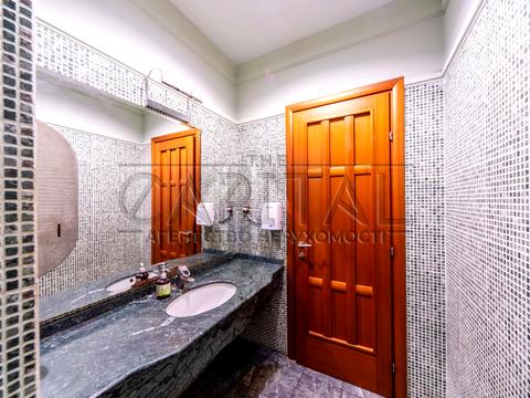 комерційна за адресою Почайнинська вул., 10/15