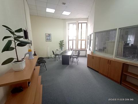 коммерческая по адресу Довженко ул., 4