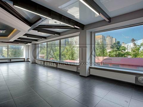 комерційна за адресою Київ, Павла Тичини просп., 18-Б