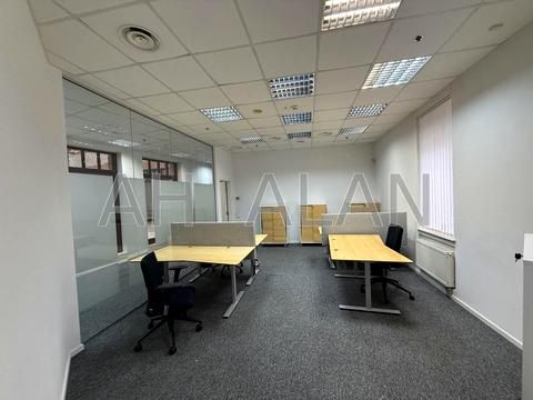 комерційна за адресою Михайлівська вул., 7
