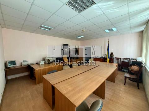 комерційна за адресою Лютеранська вул., 28