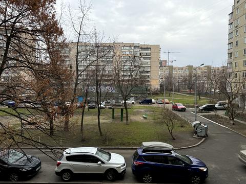 квартира по адресу Ревуцкого ул., 25