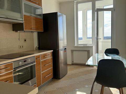 квартира за адресою Івана Крамського вул., 9