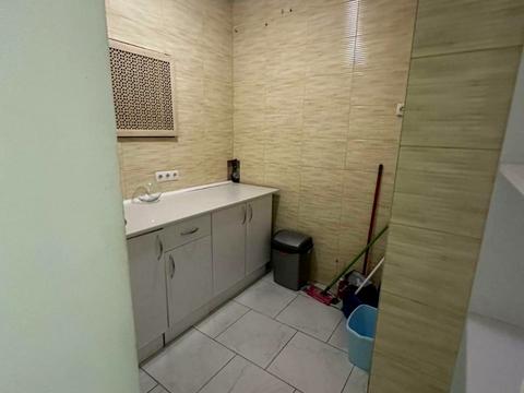 коммерческая по адресу Українських Героїв, 1