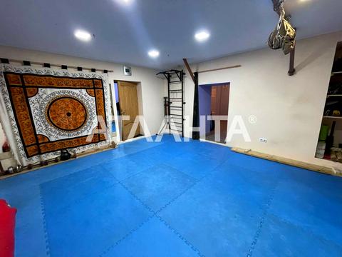 комерційна за адресою Базарна вул., 73