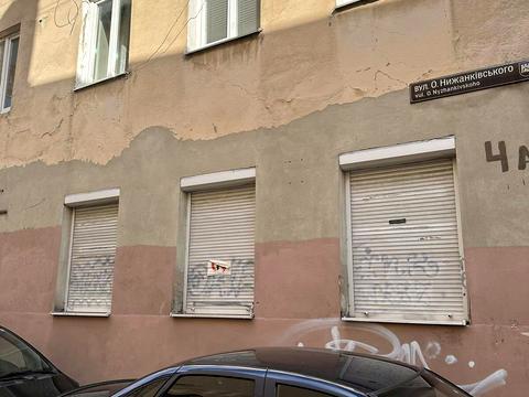 комерційна за адресою Остапа Нижанківського вул., 4а