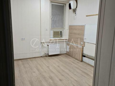 комерційна за адресою Гоголівська вул., 12