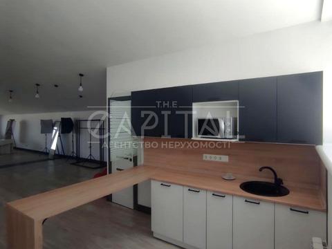 комерційна за адресою Куренівська, 21