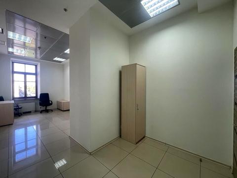 комерційна за адресою Богдана Хмельницького вул., 52
