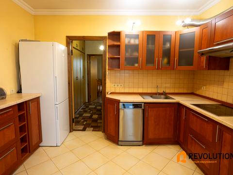 квартира за адресою Прирічна вул., 37