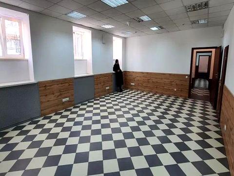 комерційна за адресою Оболонська вул., 9