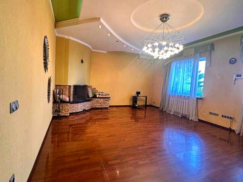 будинок за адресою Лабораторна вул., 16