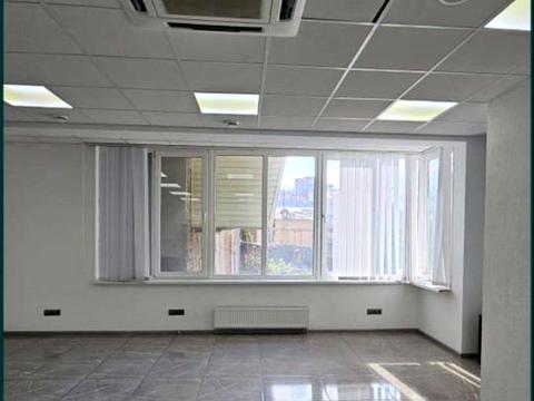 комерційна за адресою Мечникова вул., 19