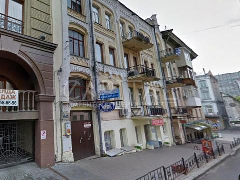 комерційна за адресою Паторжинського вул., 4