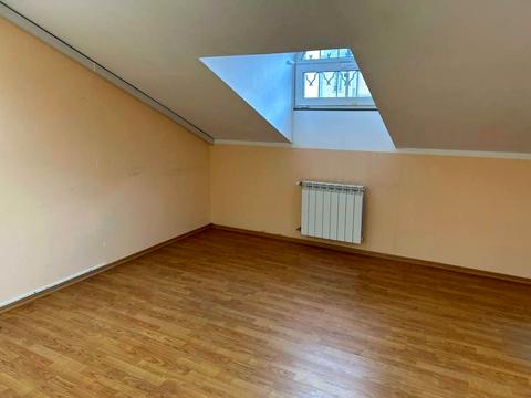 комерційна за адресою Саксаганського вул., 106Б