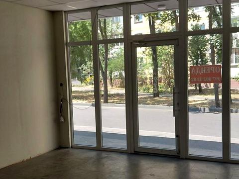 комерційна за адресою Березинська вул., 20