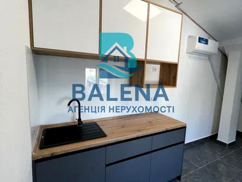 комерційна за адресою Межигірська вул., 87-А