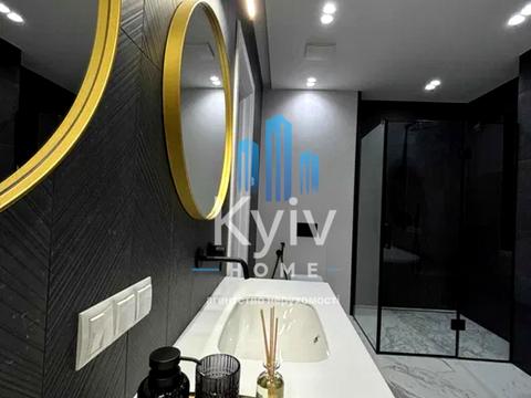 дом по адресу вул. Набережна