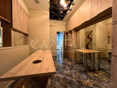 комерційна за адресою Саксаганського вул., 37-К