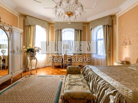 будинок за адресою смт. Козин, Столичне шосе