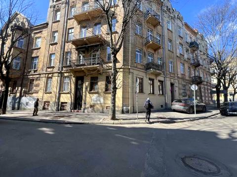 комерційна за адресою Єфремова Сергія, 6