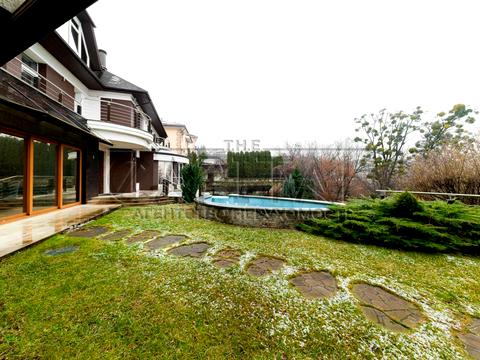 будинок за адресою вул. Локомотивна