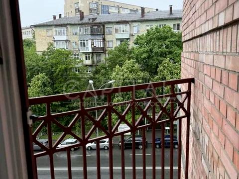 комерційна за адресою Кловський узвіз, 11