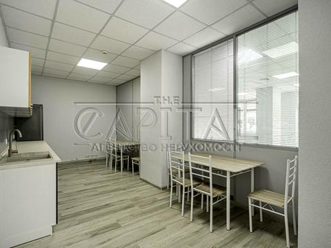 комерційна за адресою Кловський узвіз, 11