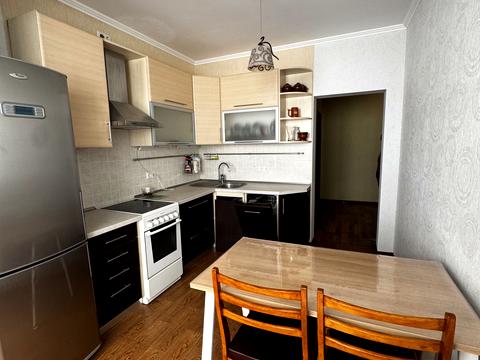 квартира за адресою Анни Ахматової вул., 31