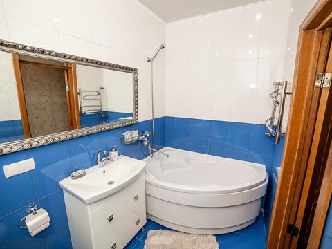 квартира за адресою Захисників України вул. (1-го Травня), 1г
