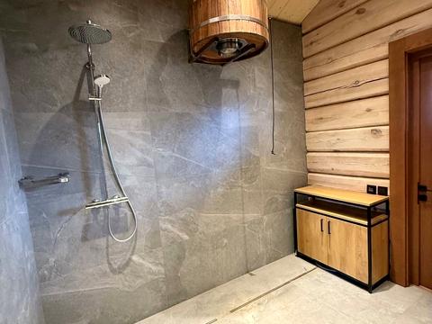 будинок за адресою с. Лісники, Ульяни Громової вул.