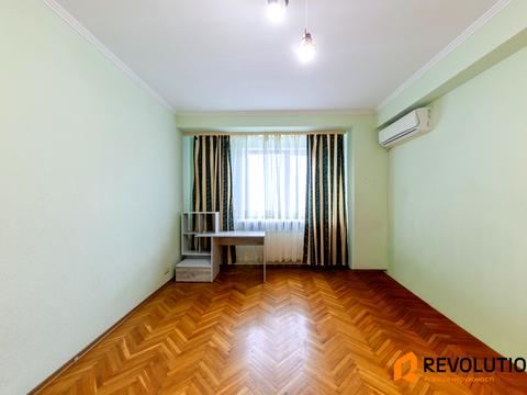 квартира за адресою Грушевського вул., 15