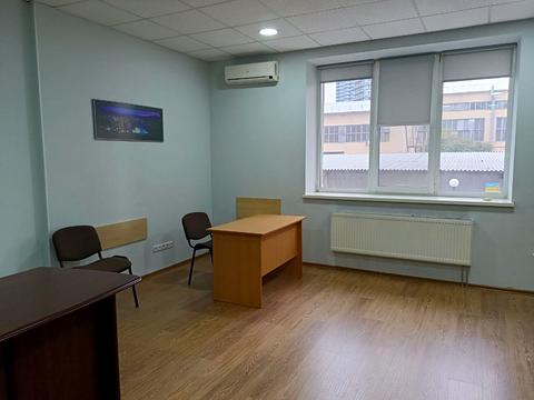 комерційна за адресою Євгена Коновальця вул. (Щорса), 32-Г