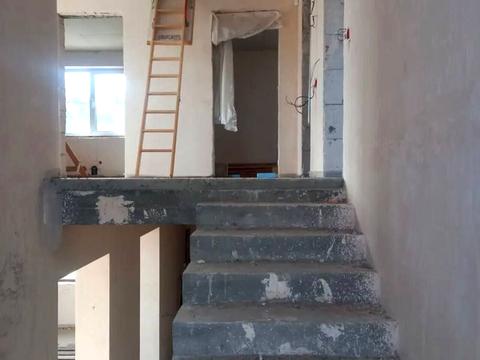 будинок за адресою Рядом лес