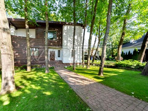 будинок за адресою Патріарха Володимира Романюка вул. (Жовтнева)