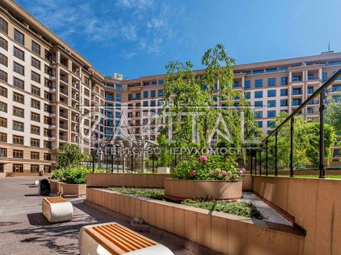 комерційна за адресою Михайла Бойчука вул. (Кіквідзе), 17