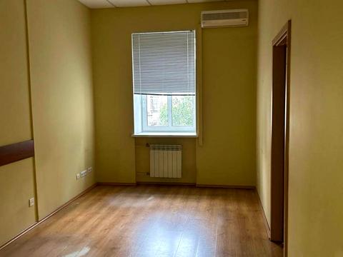 комерційна за адресою Саксаганського вул., 106Б
