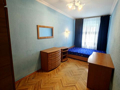 квартира по адресу Строителей ул., 12