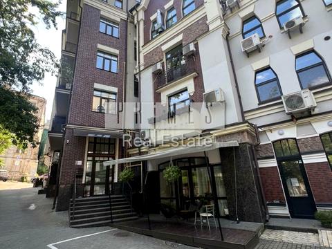комерційна за адресою Воздвиженська вул., 51