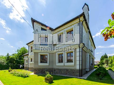 будинок за адресою вул. Залужна